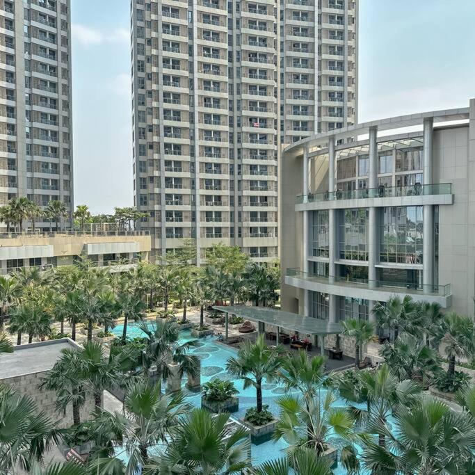 Studio, West Jakarta Oasis, Netflix, Pool, Mall Apartment Exterior photo